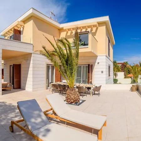 Beautiful Harmony 1 & Harmony 2 Villa